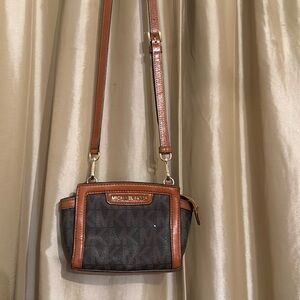 Micheal Kors crossbody/purse